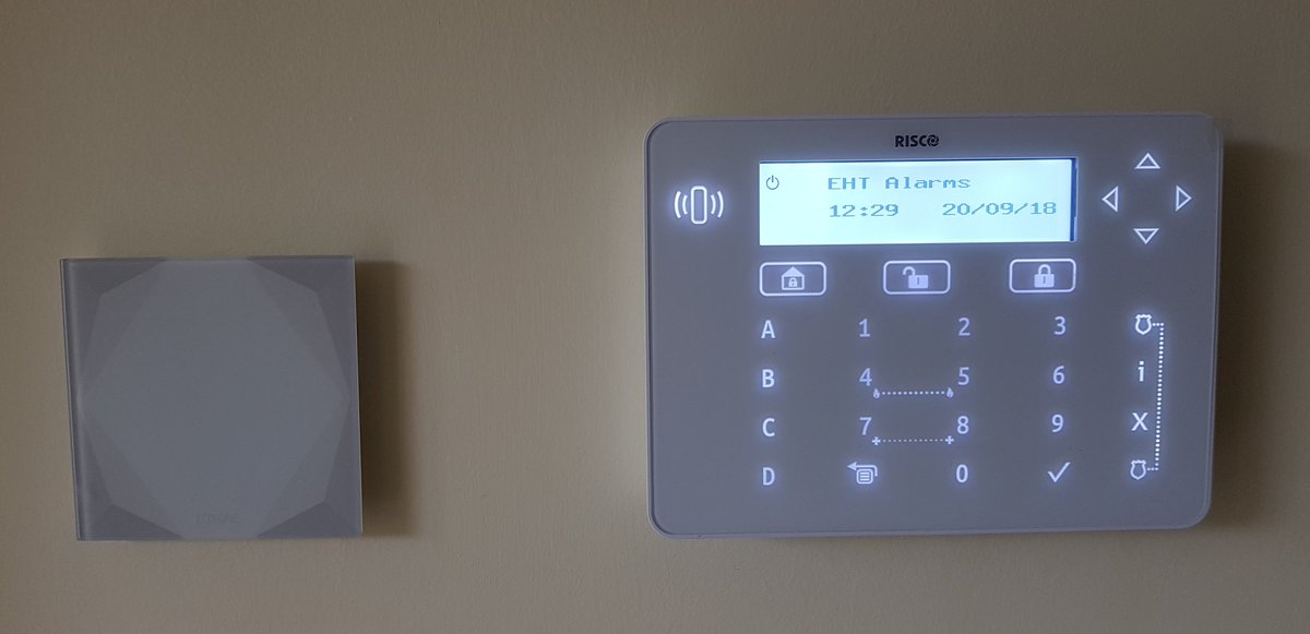 EHT_Alarms's tweet photo. New install @LoxoneUK with touch pure and @RiscoGroupUK elegant keypad, both complimenting each other and both touch control. #smarthomes #loxone #riscogroup #integration #alarms #lightsys2 https://t.co/w0rbJbXGgv