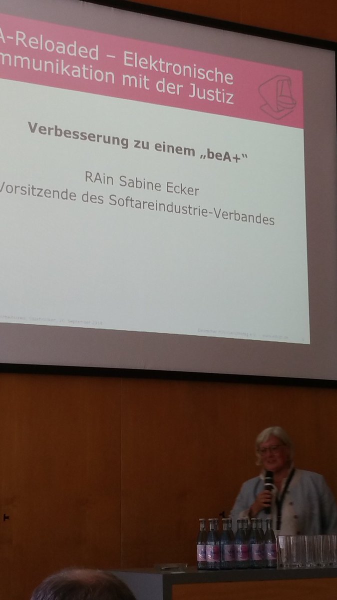 ABCANWALT's tweet photo. Jetzt Sabine Ecker vom SIV-ERV zum #Anwaltspostfach #beA zum #beAplus und der Weiterentwicklung z.B. #Terminalserver https://t.co/5rIQ8g67jr