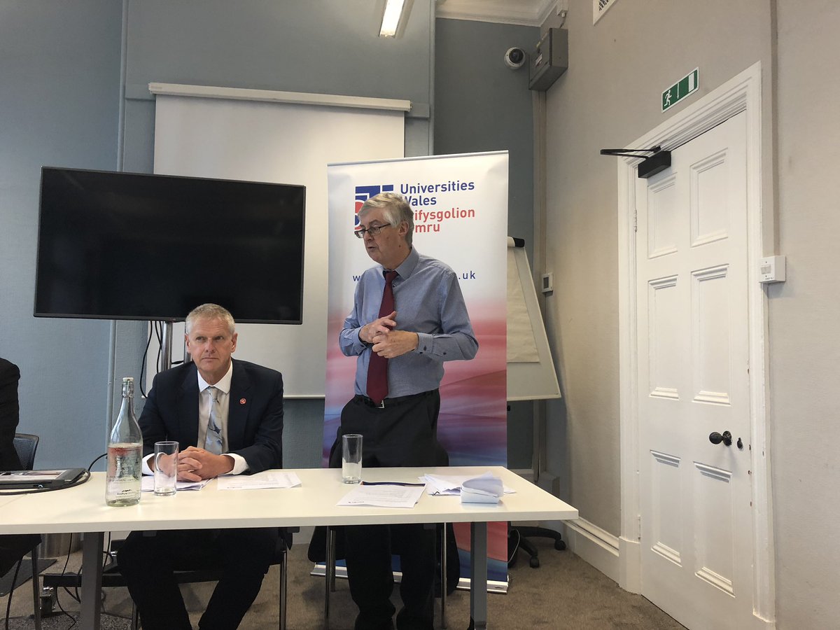 NUSWales's tweet photo. Speaking at @BevanFoundation’s Brexit event, @MarkDrakeford warns of disastrous impact of a No Deal Brexit; affirms @WelshGovernment’s desire to maintain access to @EUErasmusPlus and Horizon. #KeepErasmus https://t.co/xW7weJHYm4