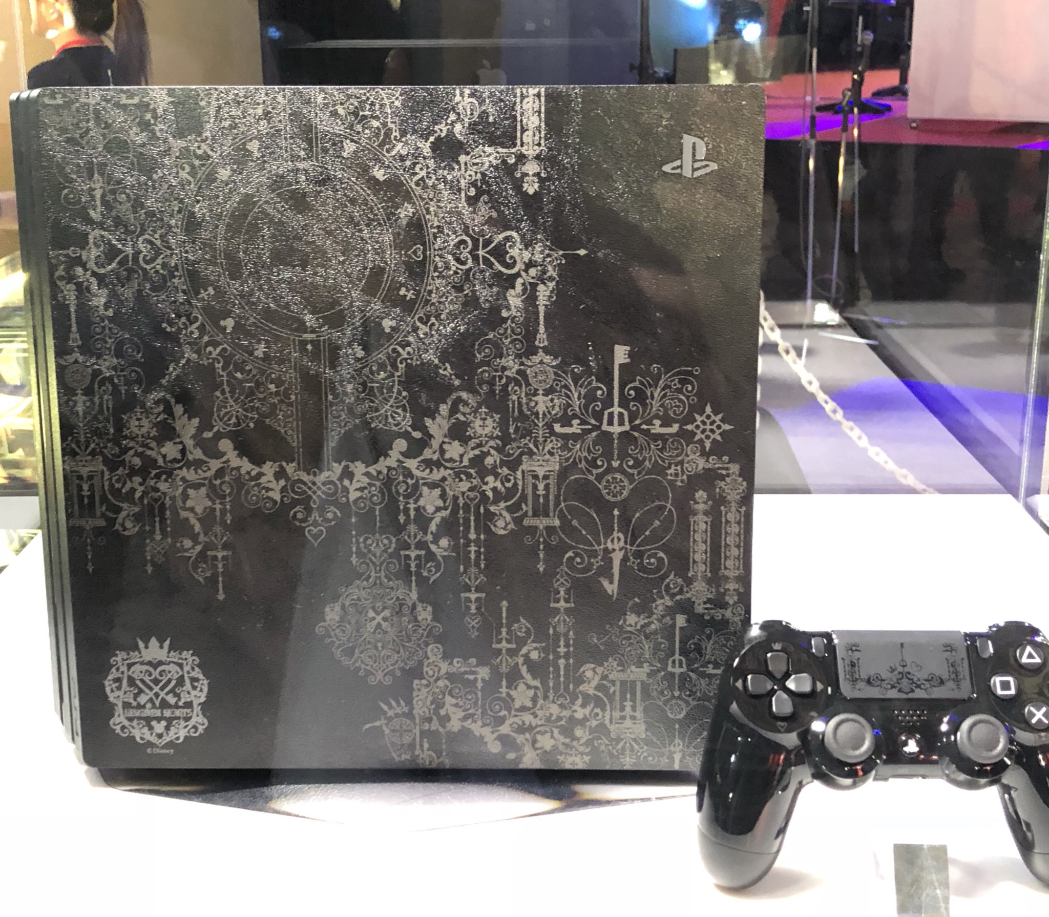 Ps3 fat ps4 skin. Hearts 4 на пс 4. Ps4 pro kingdom hearts. сони плейстейшен 4 про 1 тб. Hearts 4 на пс 4.