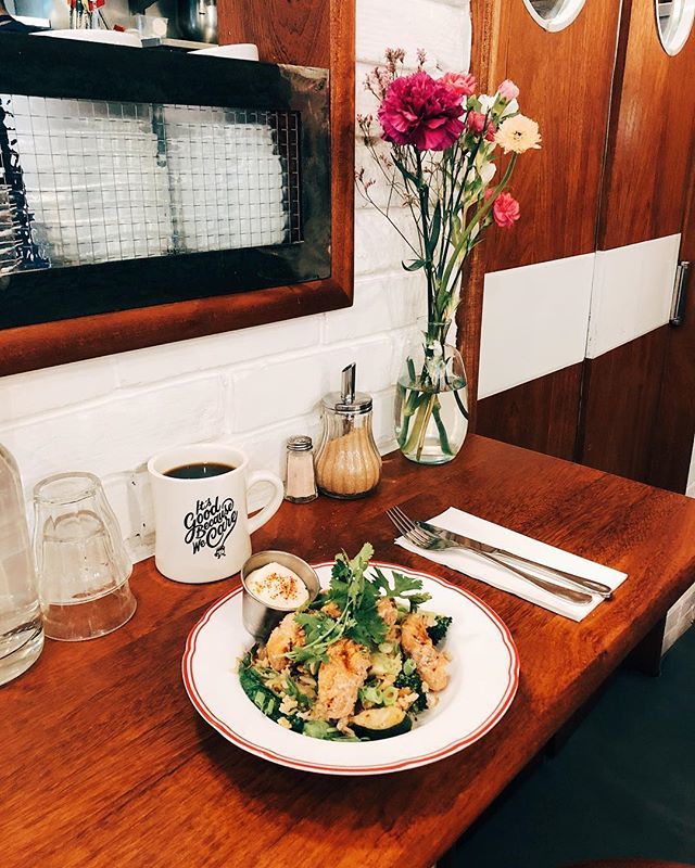 holybellycafe's tweet photo. π KARAAGEE! π Good food brings me so much JOY it's not even funny!! Being able to make a living feeding people tasty things is a goddamn privilege! β€οΈβ€οΈβ€οΈ #HospoForLife #Blessed #HbLunch #HbSpecials #ItsGoodBecauseWeCare https://t.co/C2wlLd93kS https://t.co/bXLg9gL8Pt