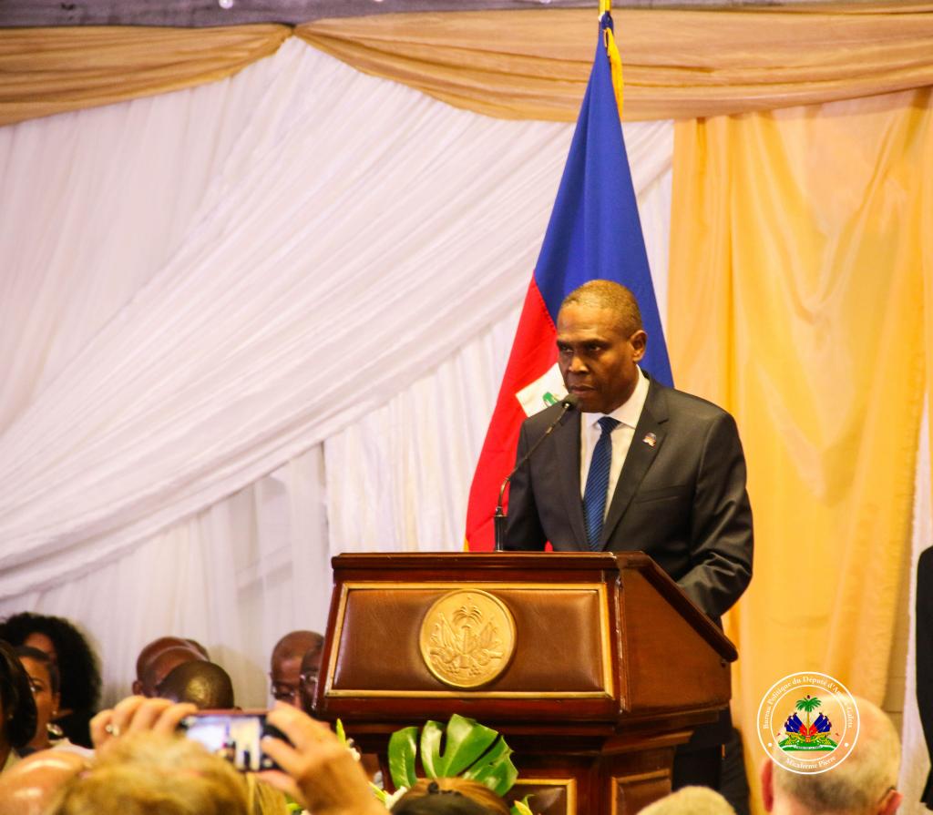 MathieuVilmaDP's tweet photo. Au nom de la Population de Belle-Anse, Je souhaite mes sincères félicitations au nouveau gouvernement d'Haïti et son Premier Ministre @jeanhenryceant @garybodeau @deputeshaitiens @alfredoantoine https://t.co/g2zZ4PvCZa