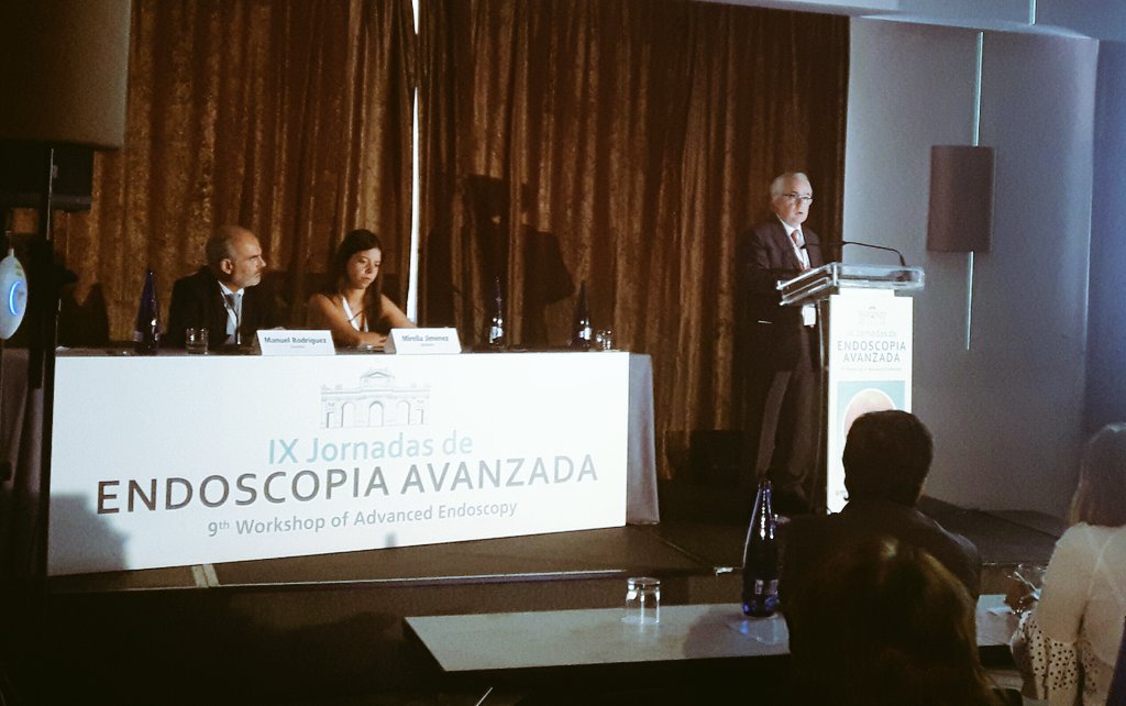 SEEDendoscopia's tweet photo. El Dr @dolz_abadia explica las recomendaciones de SEED durante su ponencia sobre Formación en Endoscopia para MIR de la Especialidad de Aparato Digestivo https://t.co/YW4Htg5FFQ