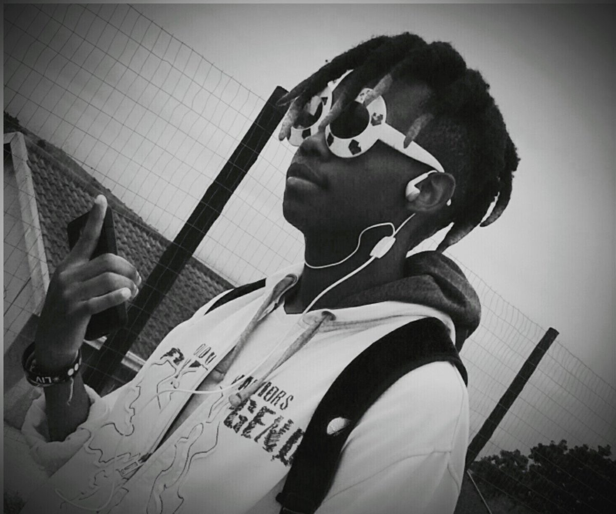 AmazeSavy's tweet photo. Up coming superstar ๐ #WatchOut4Me https://t.co/DDuGhc9CA7