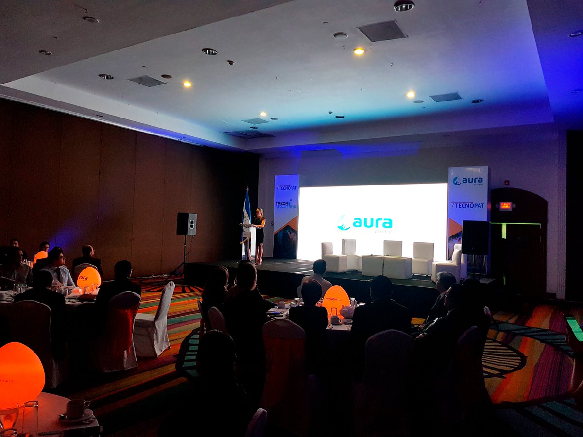 AuraQuantic's tweet image. Tecnopat y AuraPortal encantados de recibir a los invitados y listos para comenzar la jornada sobre #TransformaciónDigital con AuraPortal #iBPMS, #SmartCapture Ephesoft y #MachineLearning en el Hotel Crowne Plaza, Salón Caribe de El Salvador.