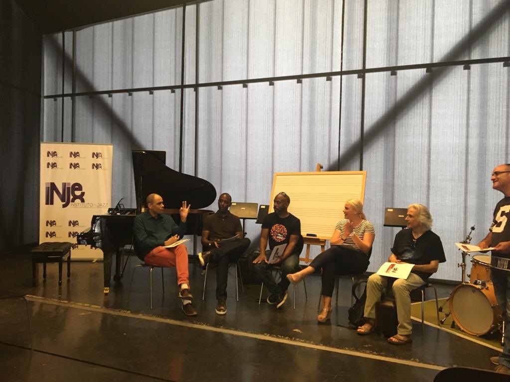 AlcaldiaAlm's tweet photo. Recepción de los alumnos en el IV Seminario Internacional de Jazz de #Almendralejo que organiza el @InstitutoJazz y la @infouex con reconocidos artistas del panorama nacional e internacional. https://t.co/17A4MuiaAq