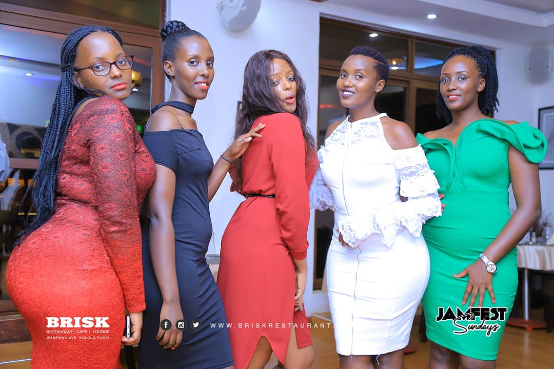 BriskLoungeUG's tweet photo. #JamfestSundays is all about refreshing from your week's hard work, drinking with friends at a discount, engaging in various games, celebrating birthdays etc & definitely dancing to great tunes by #SelectaJef & #deejayDread. Gates open at 3.00pm so plan to be here this Sunday. https://t.co/WtYPsvAVOO