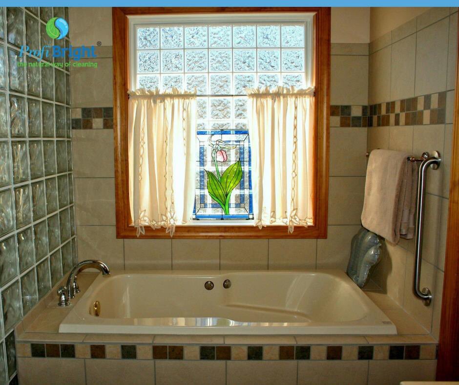 Bekijk onze producten voor sanitairreiniging op onze website 👉 bit.ly/2MDiDpL #Sanitair #Reiniging