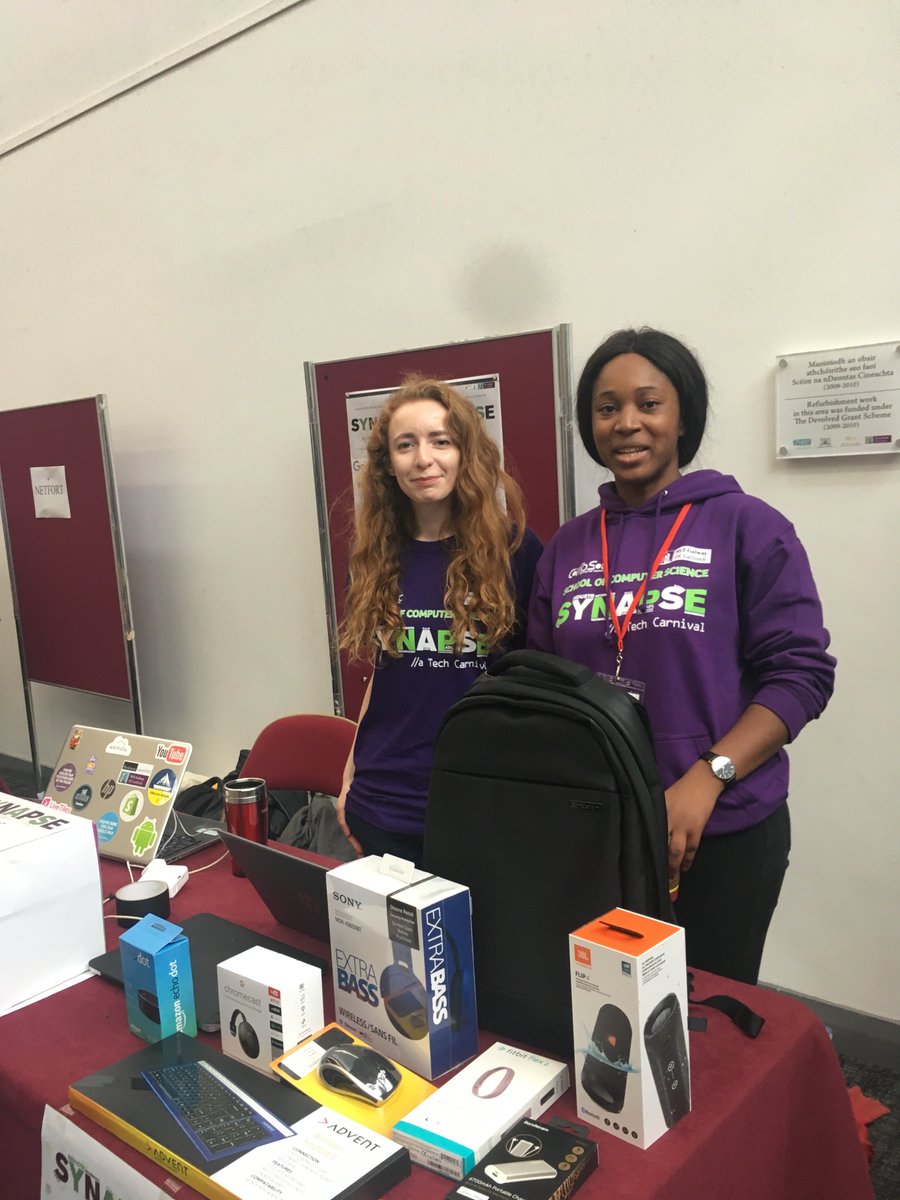 galwaycs's tweet photo. Well done to our current students on organising Synapse today - great atmosphere there! Great to see some of our ex-students returning to talk about their company! #synapse18 #itnuigalway https://t.co/eV9rHPKpiM