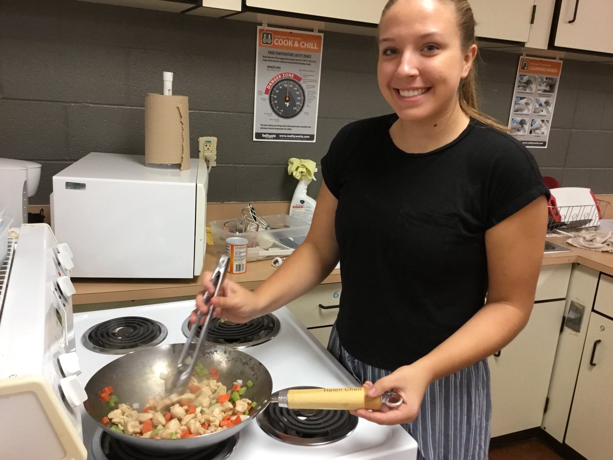 CarlyLatchic's tweet photo. @MHSColts Stir Fry in culinary fundamentals class! #ColtClips #ColtsCook #ColtCulture #CareerTechEd #FCS #Wok #workingtogether #FoodSafety https://t.co/4Y5pfONSk7