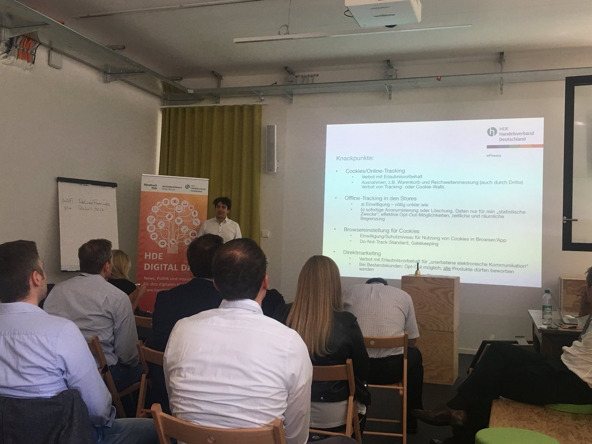 Was ist eigentlich der aktuelle Stand zu #ePrivacy und was bedeutet das für den datengetriebenen Handel? 🤔 <a href="/Fabian_Fechner/">Fabian F.</a> vom <a href="/handelsverband/">Handelsverband HDE</a> gibt einen politischen Ausblick beim #DigitalDay!