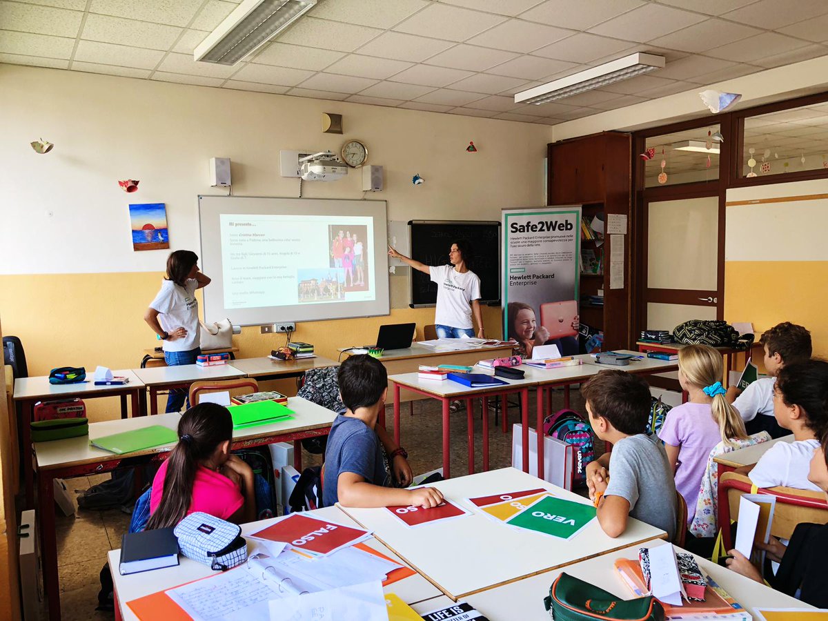 robertarusso68's tweet image. Grande entusiasmo dei ragazzi della Scuola Media Cairoli per la prima sessione sul #Cyberbullismo nell&apos;ambito dell&apos;iniziative #Safe2Web di @HPE_IT .
Domani si replica con altre 2 sezioni. 
@SaferinternetIT #cittadinanzadigitale