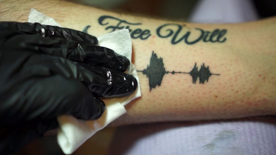 favfwd's tweet photo. โอ้โห!! มันแจ่มมาก "Soundwave Tattoos" รอยสักที่มาจากเสียงดนตรีที่เรารัก เปิดฟังได้ง่ายๆ แค่ใช้สมาร์ทโฟนส่อง
https://t.co/VmjkbM6DSU
#Favforward #howtoperfect #howtoformen #TattooModel https://t.co/pvywr6vqrG
