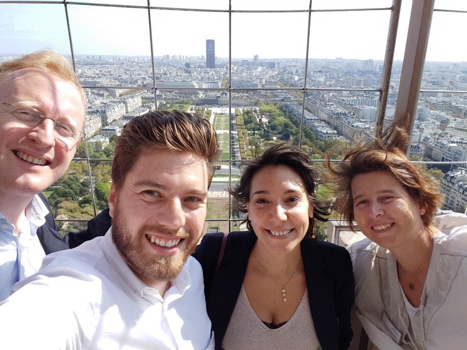 VeroColbert's tweet photo. Merci @Accengage pour ce beau #PushSummit à la Tour Eiffel. L'occasion d'échanger sur les best practices mobile et de monter au 2e étage :) https://t.co/2xLsAZsthk