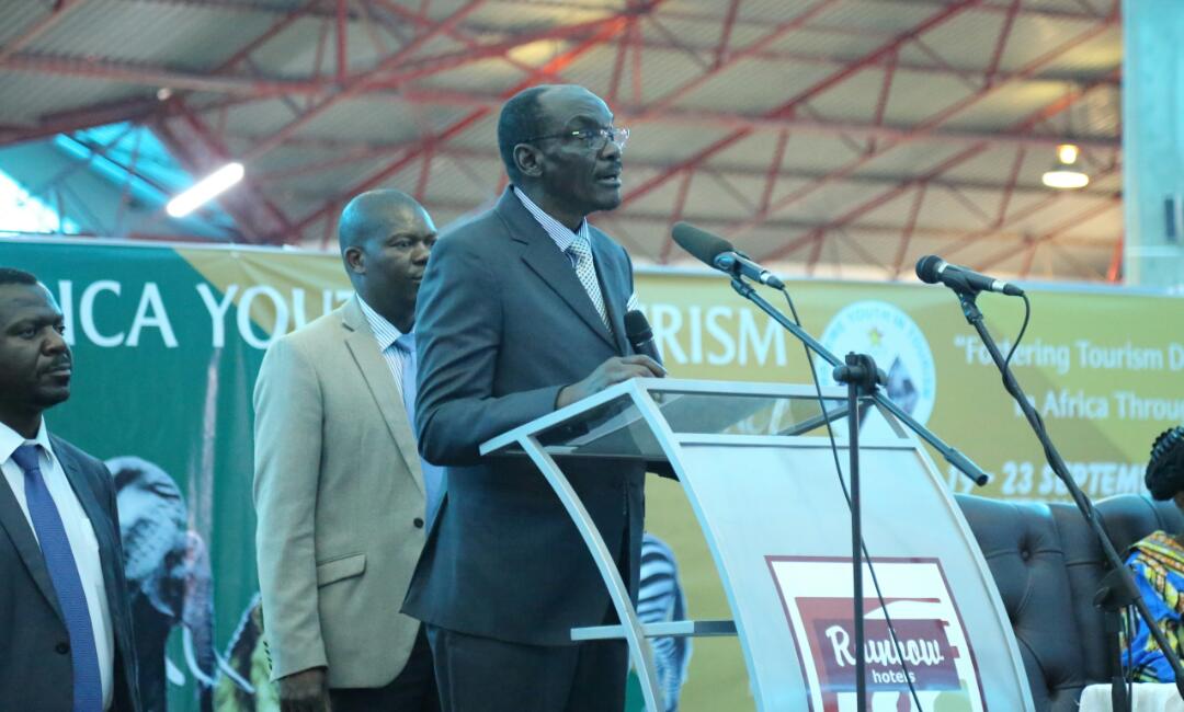ZtaUpdates's tweet photo. #AYT2018 as it happens: Guest of Honor Hon. Vice President Cde K D C Mohadi addresses the delegates sharing that Government is obligated to use tourism as a vehicle for employment creation & to avail opportunities for youths to be empowered. https://t.co/OSgKwQGA3G