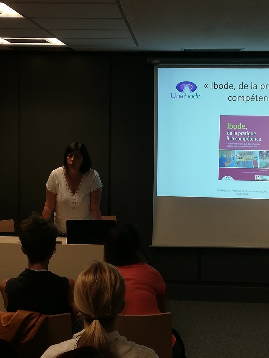 unaibode's tweet photo. #AFC 2018. 2eme session #Ibode de cet après midi. Présentation de la dernière publication de L' @unaibode : "pratiques et compétences" par B Majdoul cadre Ibode formateur de Lyon. https://t.co/Wold69vvJM