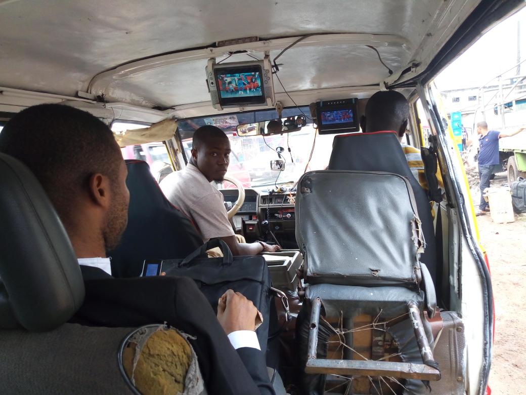 PreciousAyara2's tweet photo. This is officially my favorite commercial bus in Nigeria. @WikimediaNG @Sandraajaja @jerrycletes
#packaking #Nigeria #LoveThursday #Businesses https://t.co/P1sCkJsAWh