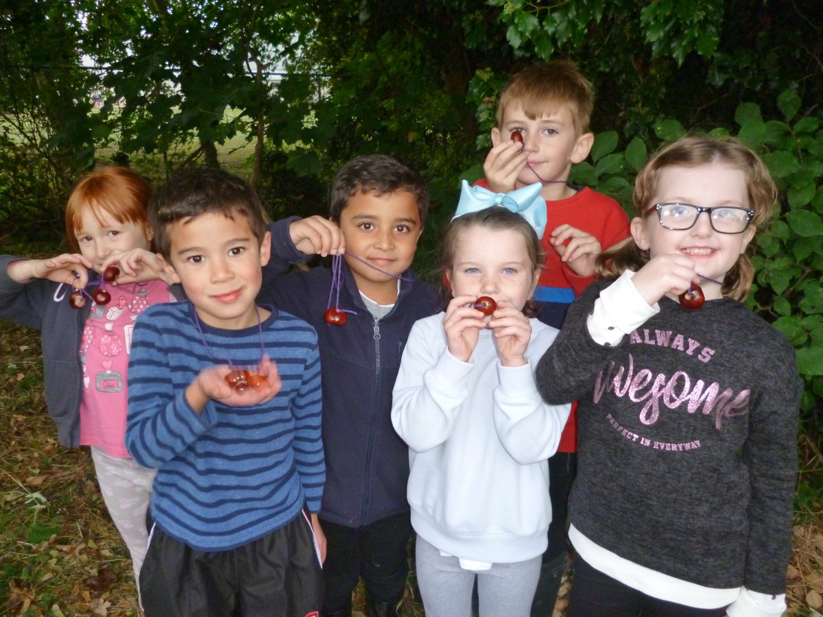 DownsendSchool's tweet photo. Searching for woodland minibeasts’ hibernating habitats and signs of Autumn is the order of the day for Yr 2 today in their first @WoodlandFS Forest School session of the term.  Conkers, slugs and snails were found in abundance! #outdoorlearning #forestschool #Autumn https://t.co/6HGfEUBvbh