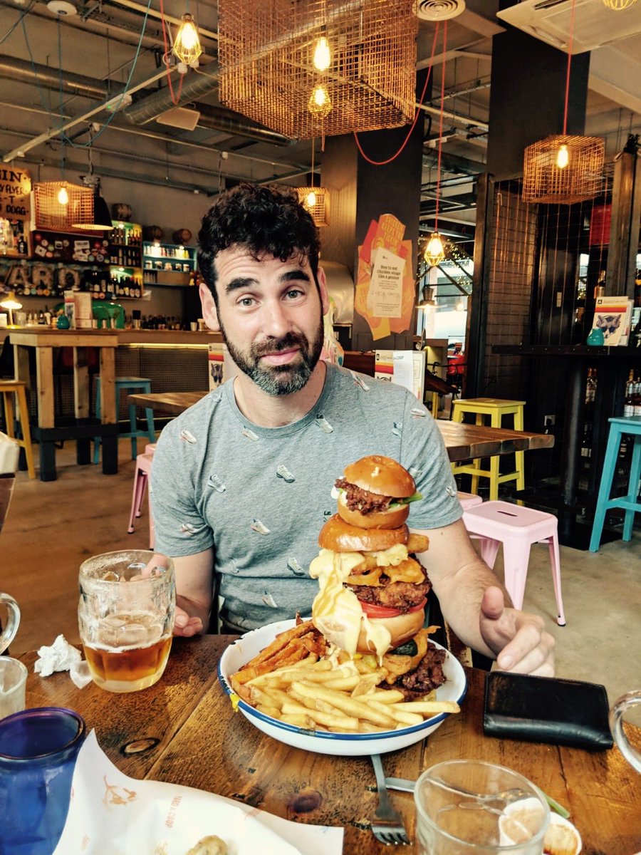 FATNATEATING's tweet photo. Pre @Molotov_Jukebox @TheRubyLounge show meal of FRIED CHICKEN like someone's sexy dirty mama made it @YardandCoop https://t.co/zVKbzIxTE8