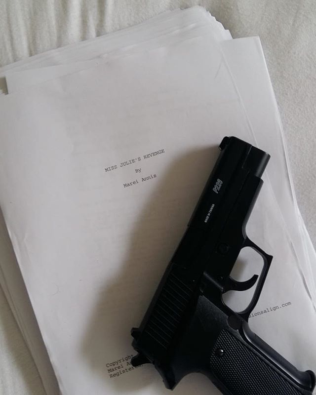 allvisionsalign's tweet photo. Total coincidence. But WATCH OUT. #allvisionsalign #crazywomangotagun #AandE #sexyandreliable #missjuliesrevenge #featurefilm #letthegamesbegin #ourwaytitheoscars #academyawards2020 https://t.co/jh4L4lpMkY https://t.co/lsLrn4unFv