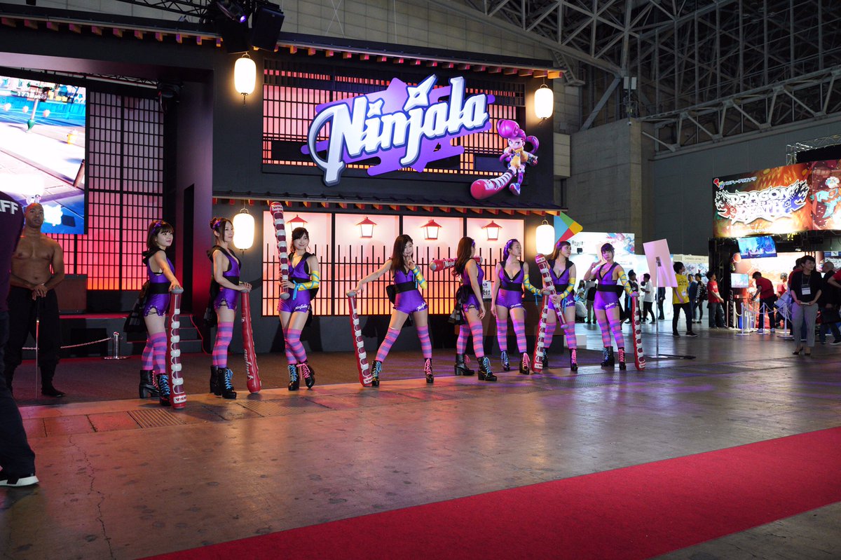 みなつき Twitter પર あ まだアップしてないのありました Tgs終わりに勢ぞろいしたガンホーブースのコンパニオン達 Tgs18 コンパニオンレイヤー 最後の写真は え こっちも撮るの って顔されてしまいました