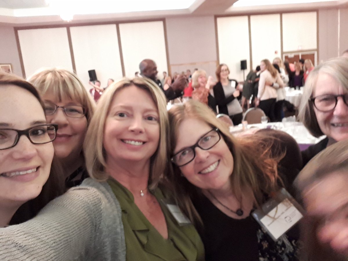 BeckyPhillips70's tweet photo. _ listening to @orlandobowen at the @HRPA #hrpamagic conference in Kingston. #oneteamonevoice https://t.co/PVLznYCgnW