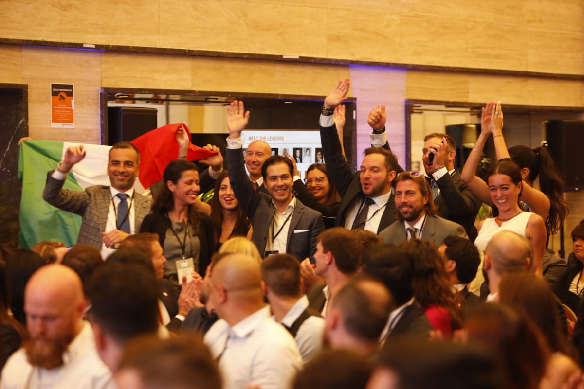 EY_Argentina's tweet photo. Las delegaciones de los diversos países dicen presente en @redcame. Se respira motivación y entusiasmo en el #G20YEA 👏👏 #entrepreneurs #BetterQuestions https://t.co/HrxLuQP0A9