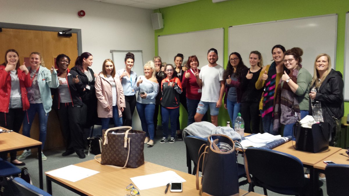 Well they're still smiling...so they clearly enjoyed this week's session on respiratory diseases and nursing interventions 😀 Well done everyone and thank you for being so enthusiastic #studentnurse #lifelonglearners #Respiratory @USWCareSciences <a href="/mountgirl77/">Sara Morgan</a> <a href="/DaryllJames/">Daryl Richards</a> 👍👍👍
