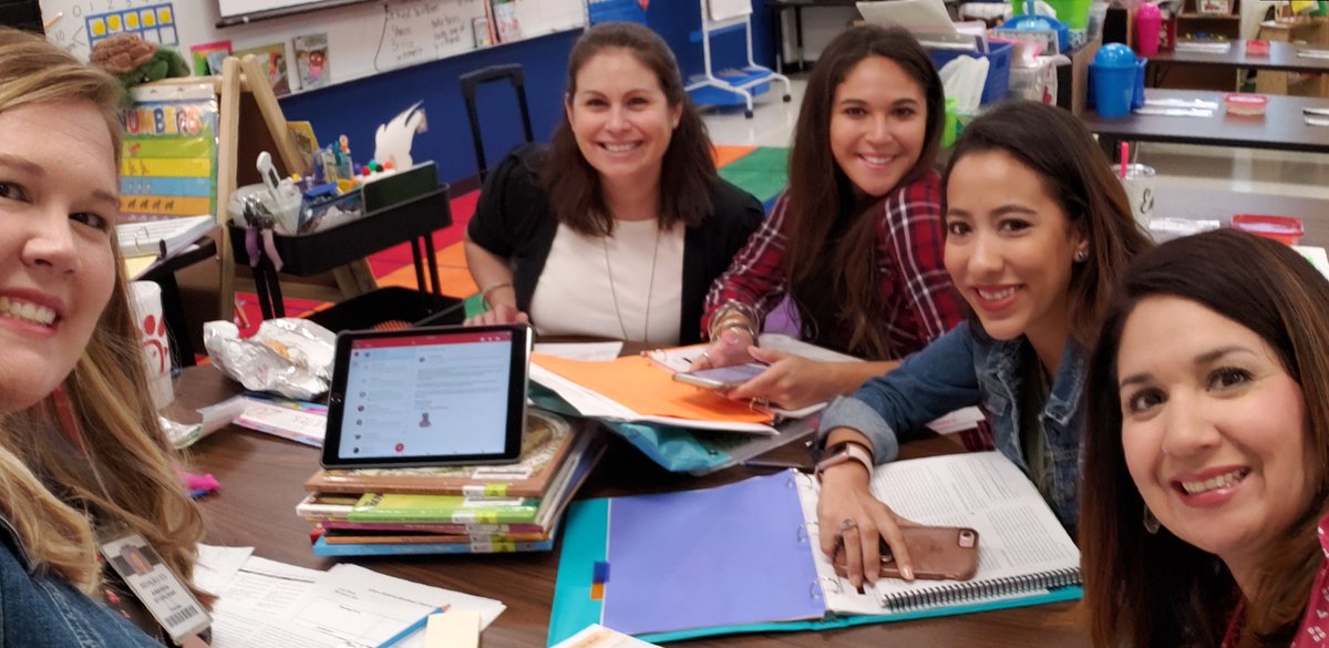 Stahlman_Teach's tweet photo. Here @NISDMoraES with @jdh9208, we have the best principal ever because we have extended planning. #MoraLegacy #SimplyTheBest https://t.co/mzeNEtpgF8
