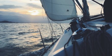 Kennispoortrz's tweet image. Morgen, vrijdag 21 september, een @Kennispoortrz boot vol innovatie en startups op de #RegioZwolleRegatta
Met de wind in de zeilen in volle vaart vooruit. #teamkennispoort bit.ly/2OFKw2v