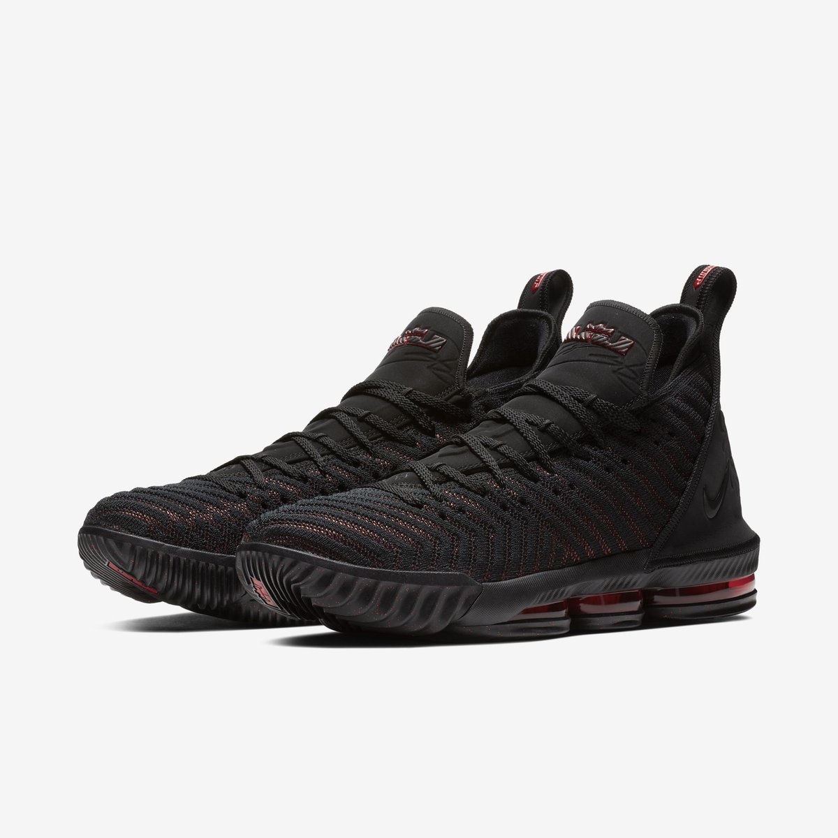 lebron 16 fresh bred foot locker