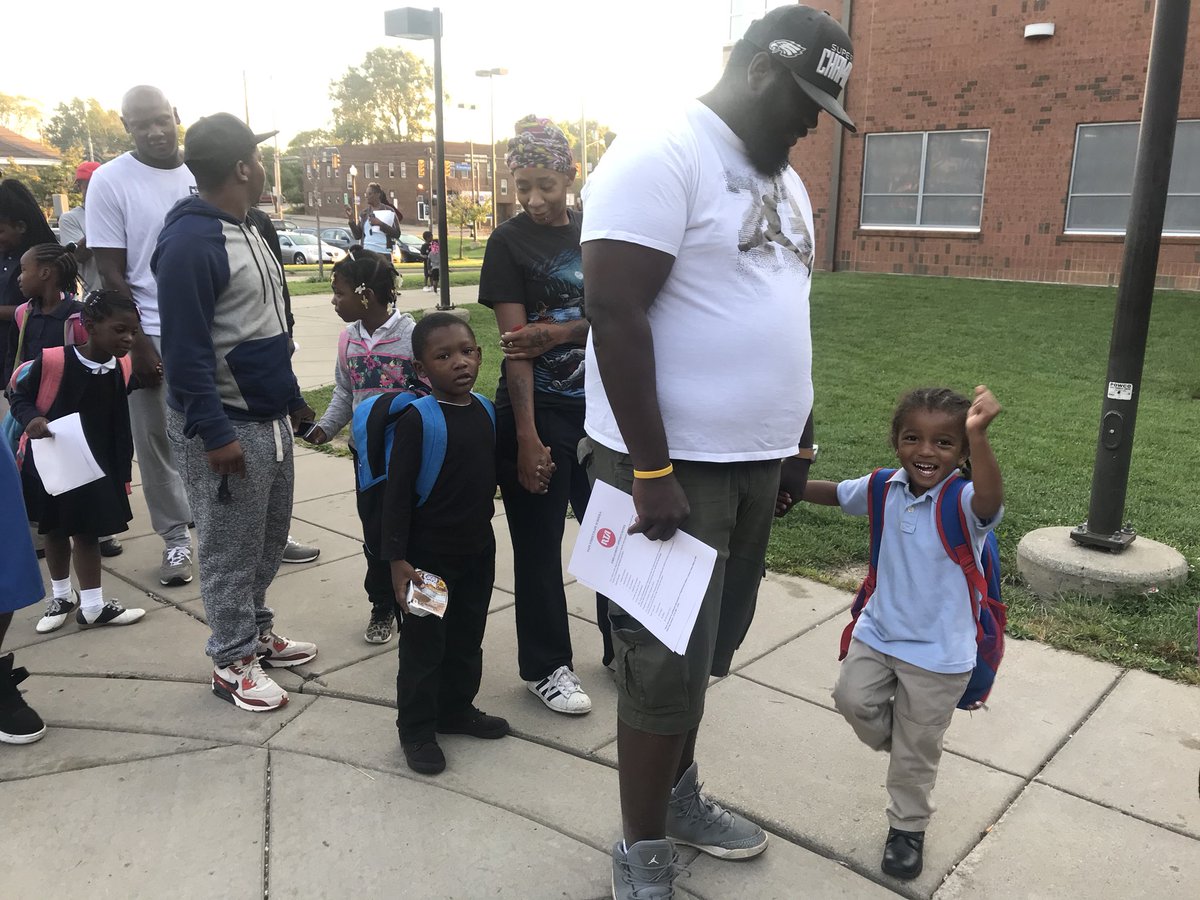 ShannonKantner's tweet photo. Today is one of my very favorite events every school year. Let’s hear it for all of these father figures at AJ Rickoff and all across Cleveland! ❤️ #FathersWalk #NEOFathersWalk #Get2SchoolCLE https://t.co/qpzntiCRZP