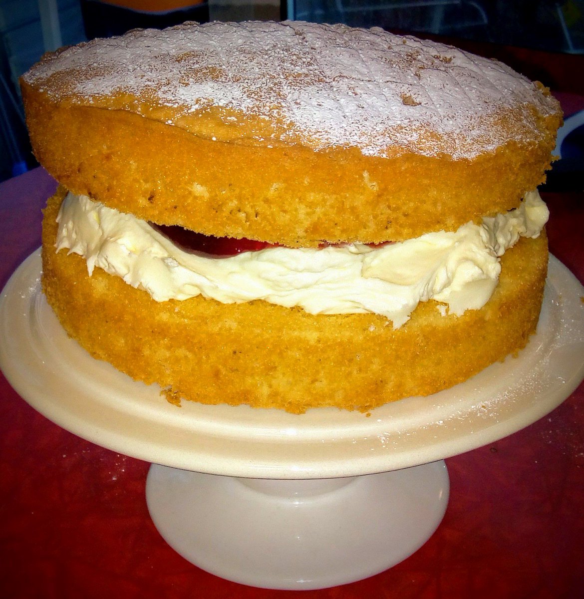 @ManMadeMoon I would happily provide a lovely homemade Victoria Sponge, this was demolished Sunday by my family who morphed into jackals.. #Britishfoodporn