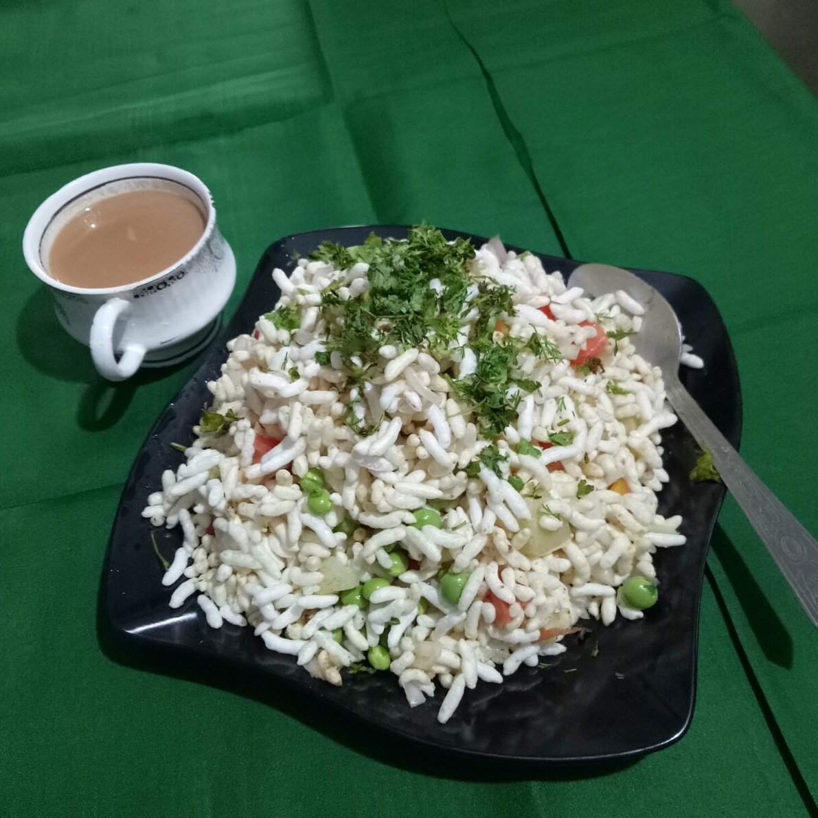 CelebratingE's tweet photo. Aahaa!! What a combination "rains + tea + bhelpuri"....Such are the evenings I eagerly look forward for...
.
.
Anyone who wants to join me??? #evening #tea #snacks #indianstreetfood #easyrecipes #RainyDay  #Vegan #pune #indianfoodbloggers #Streetfood #jhalmuri #puneblogger https://t.co/LXVPFHHrGv