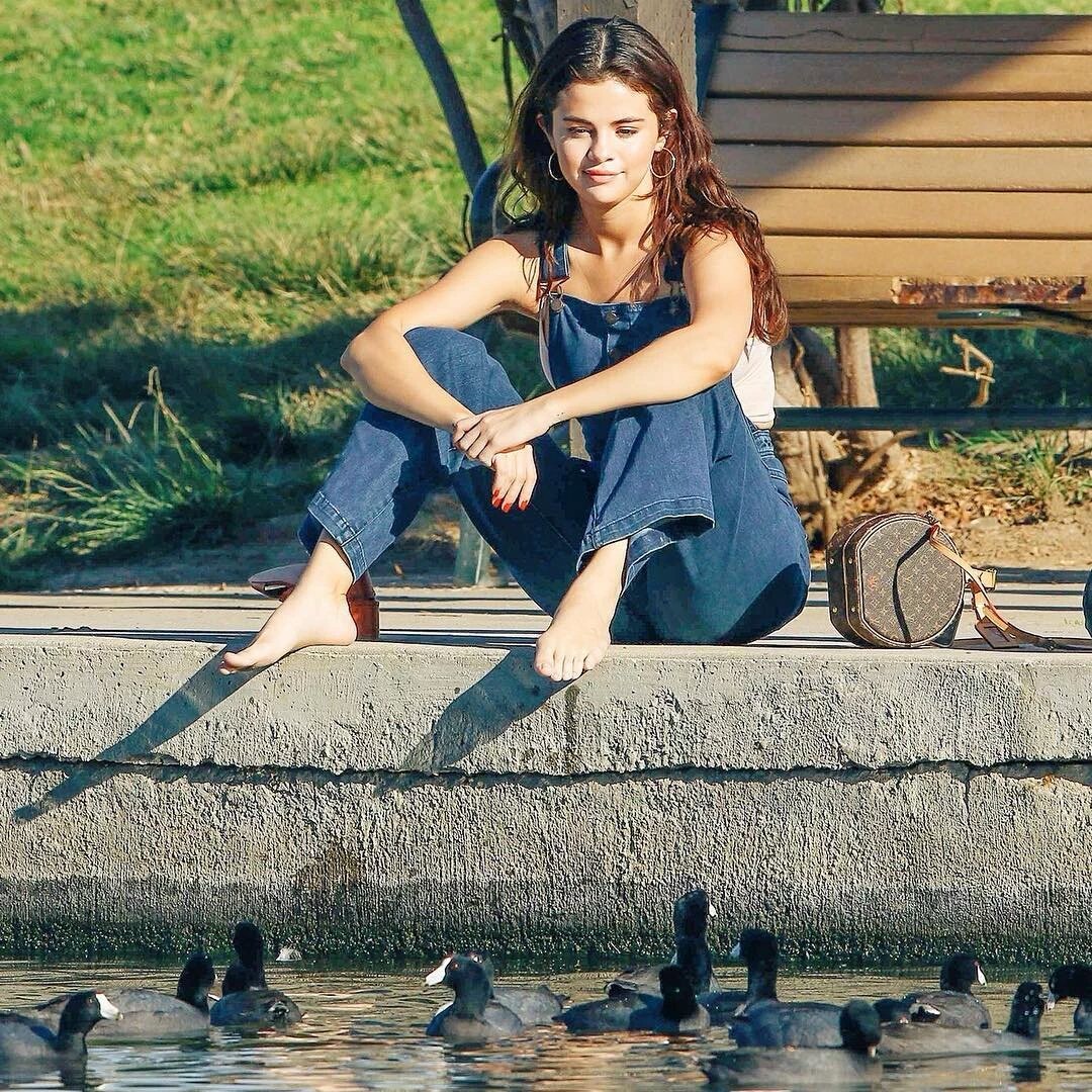 Босиком по парку