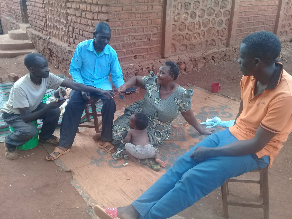 AlkadoAlphonce's tweet photo. Kazi ya uraghbishi ni kuendelea kutatua changamoto zinazo tukabili ili kuangalia namna ya kulifanikisha #Chukuahatua @zenanakoni1 @billmarwa @KhadijaMkoto @Minje82819897 @Kajuli_JSK @Ezrakagungu3 @Shaibusalumu9 @msoapomtwara https://t.co/vkswDSWAa1