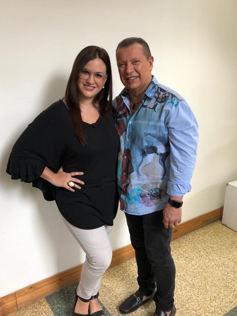 Con la periodista <a href="/MariMarval/">Mariana Marval</a> de <a href="/vivoplaynet/">VIVOplay</a> <a href="/TVVnoticias/">TVV Noticias</a> agradecido por la excelente entrevista, mil gracias