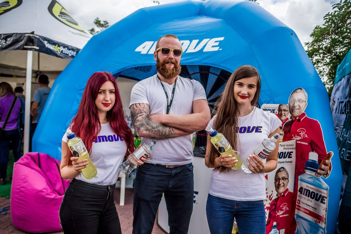 lheventstudio's tweet photo. Co sprawia, że #akcjapromocyjna kończy się sukcesem? Przede wszystkim zespół💪😀Zgrany, profesjonalny i entuzjastyczny😎 Letnie cykle realizowanych przez nas 4 kampanii jeszcze co prawda trwają, ale czas już zacząć planować trasy zimowe #lillateam #agencjaeventowa #marketing https://t.co/Laj3HsERYW