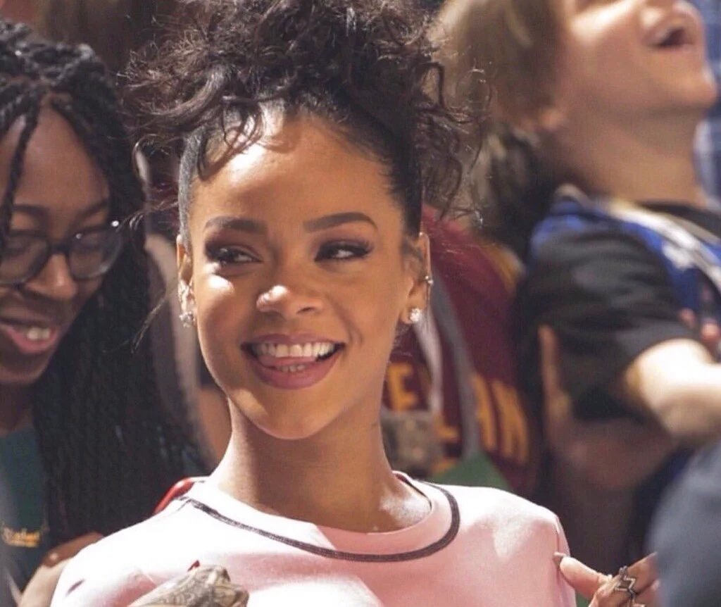 i love getting squirted on i be ready to piss right back on her 😍