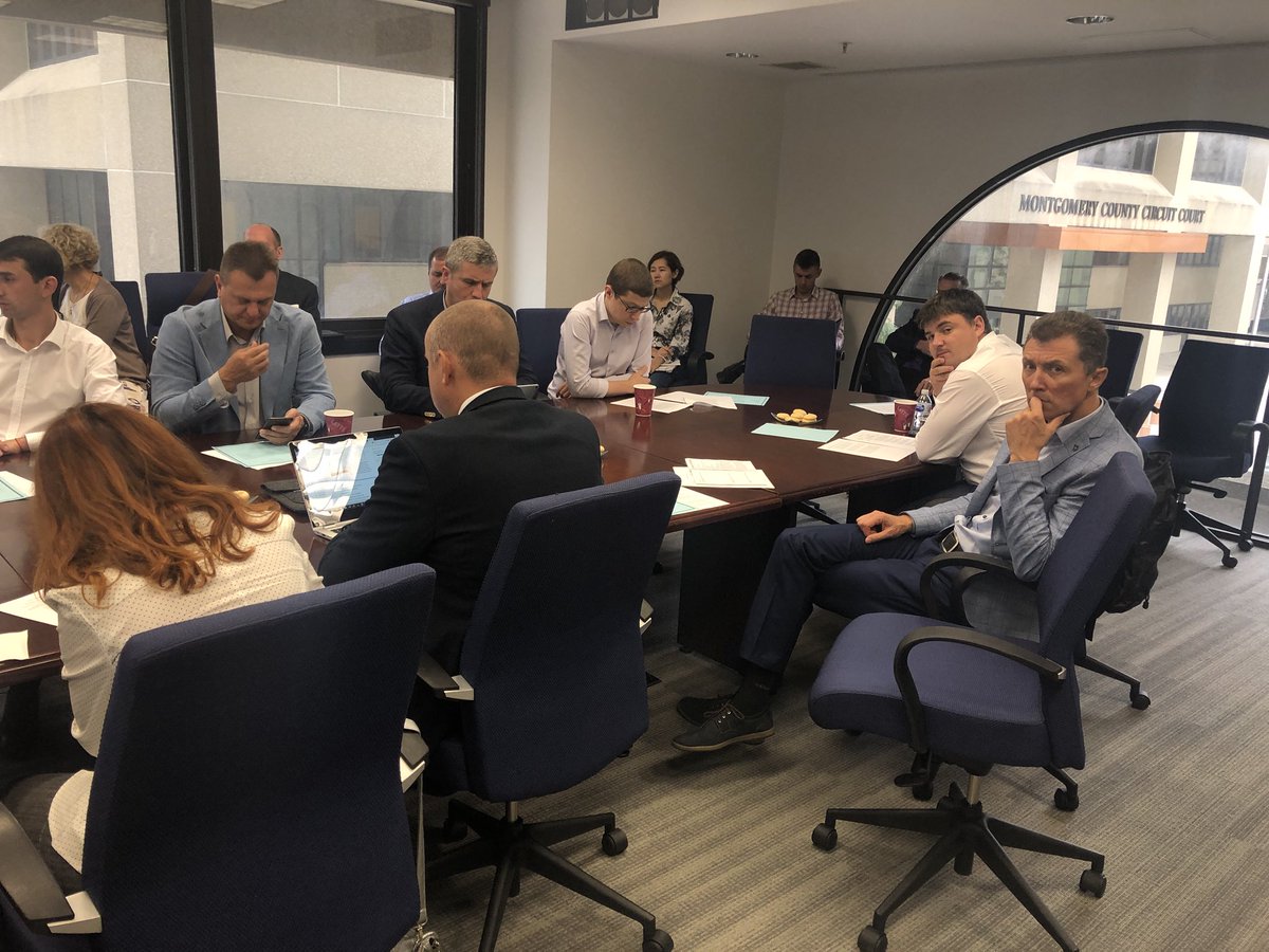ExchangesWTCI's tweet image. Our Ukrainian delegation is starting off their final day of professional programming at @MontgomeryCoMD! #eGovUKR2018