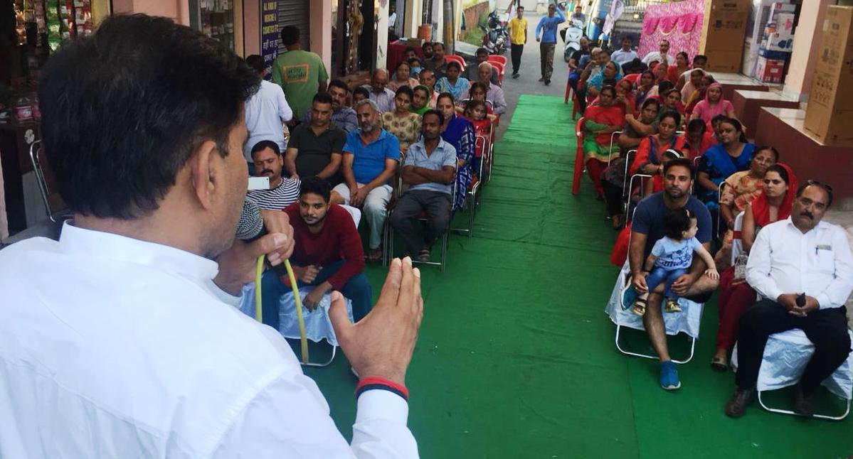 Chairman JKNPP @Harshdev1234 appeal jammu to vote for change. 
m.facebook.com/story.php?stor…