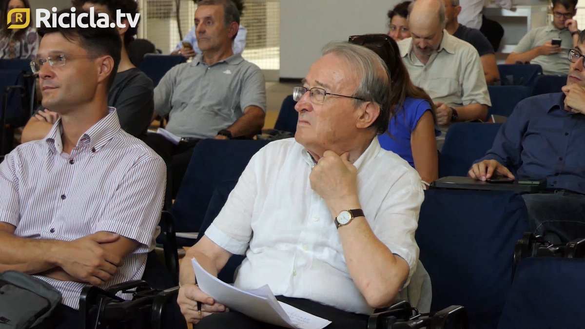 TvRicicla's tweet image. &quot;Sul cambiamento climatico si usano troppe parole a sproposito. È un fenomeno complesso, e va spiegato correttamente&quot;. Così il Colonnello Mario Giuliacci plaude all&apos;introduzione di #ClimeTech, il nuovo segmento di @RemTechExpo dedicato al #climatechange 👉goo.gl/HhNMut