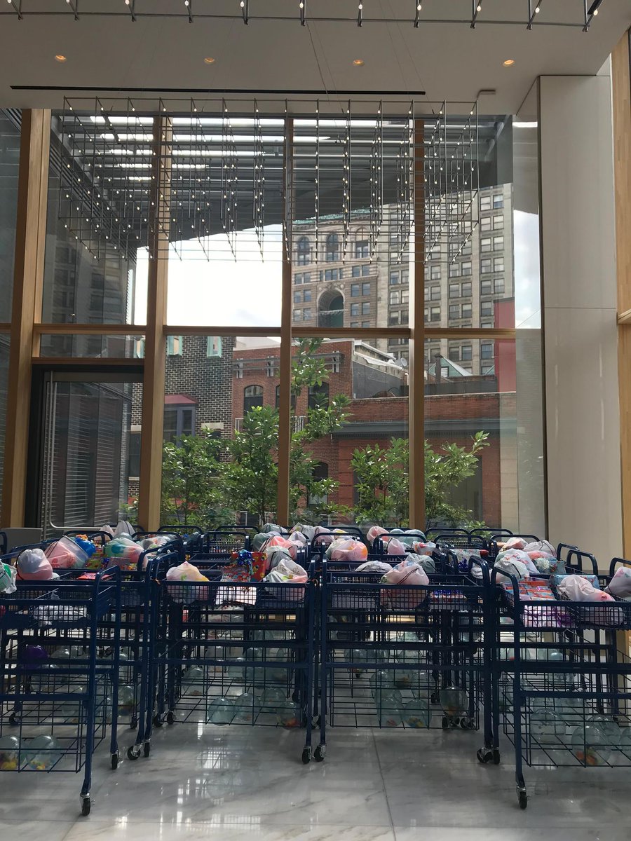 PNCNews's tweet photo. The @Pirates joined us for a #PNCGrowUpGreat volunteer event, assembling sports activity carts for local pre-K and Head Start students. Learn more about Grow Up Great: https://t.co/Rkqjw3GoIr https://t.co/VPiqHEo12s