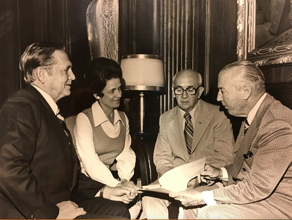 リバイバル Marilyn Lloyd-Jones Tennessee U.S. Reps. Joe Evins, Marilyn Lloyd, Ed Jones, John