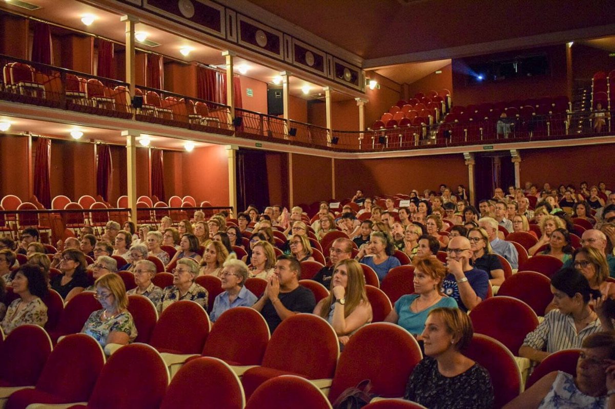 🎥 Gran afluencia de público en el Teatro Salón Cervantes en la proyección del documental "La mujer, el sur de todos los nortes" con la intervención de Rosa María Calaf y organizada por <a href="/ManosUnidasAdH/">Manos Unidas Alcalá de Henares</a>

Semana de la Solidaridad <a href="/AytoAlcalaH/">Ayuntamiento de Alcalá de Henares</a>