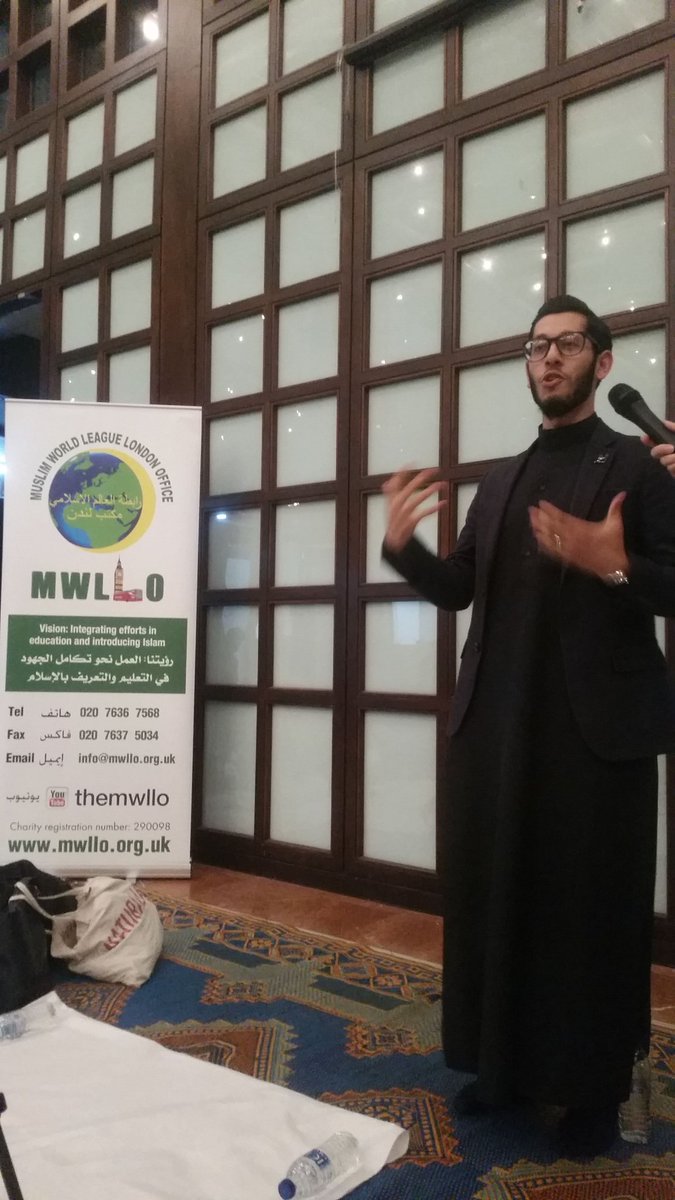 RamadanTent's tweet photo. @almanaar @shabbirthepoet @o_salha @THEMWLLO @GrenfellUnited @IlmFeed @ASayedMCHC SubhanAllah, #OpenIftarAshura @almanaar proving a blessed evening; the community coming together beautifully to break fast.

You can catch a livestream of  proceedings on our FB page isA! #OpenIftar2018 https://t.co/cNebVFj3Ru