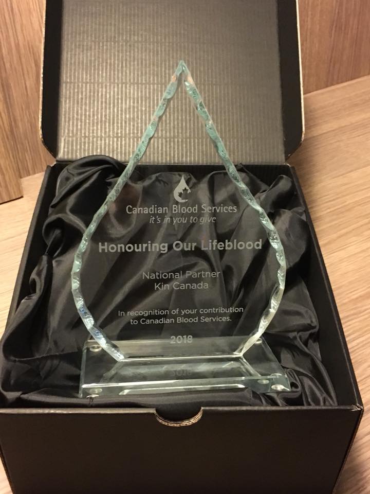 We received the National Partner Award from @itsinyoutogive at their 2018 Honouring #OurLifeblood ceremony! The award recognizes the impact Kin members have when they roll up their sleeves and educate others on the importance of blood, organ, and tissue donation. #ProudToBeKin