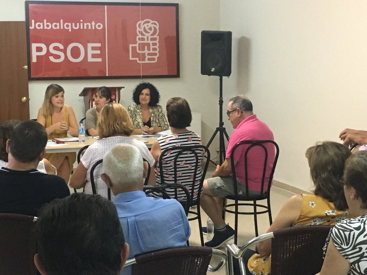 PsoeJabalquinto's tweet photo. Hoy en la asamblea explicando los planes de empleo para jabalquinto @paz_moral  y de pensiones @lauraberja86 https://t.co/yukkIDy5Ih