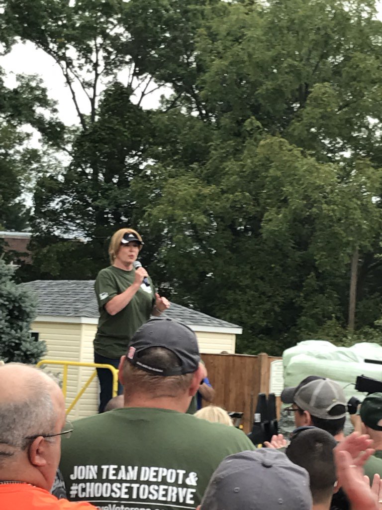 Martinhdpro's tweet image. Kicking off celebration of service in NJ. Thank you to our 200+ HD volunteers that have chose to serve.