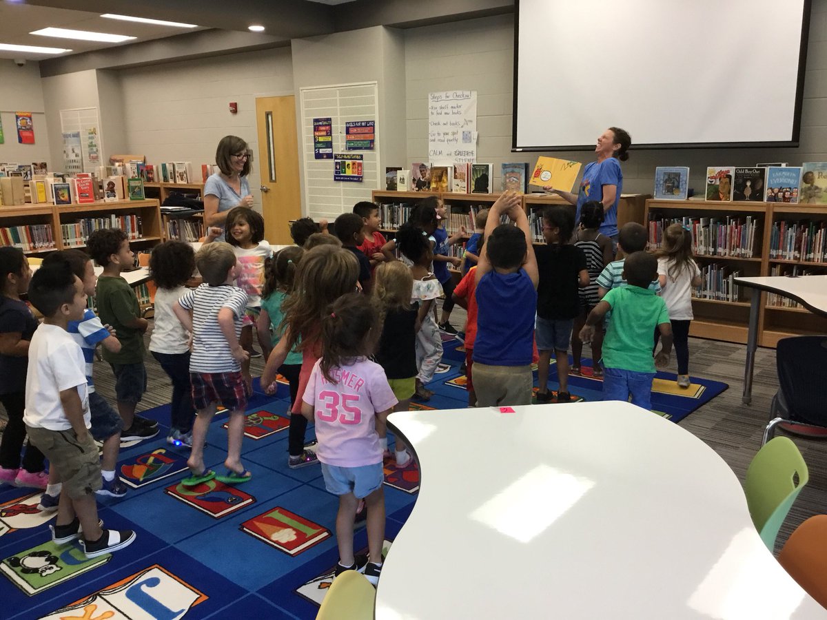 Such a great time for Pre-K visiting the Shawanoe library for the first time! We LOVED listening to @KatyPenland read us a story. Our librarian is better than your librarian! ❤️ #ShawanoePROUD #earlyedSMSD